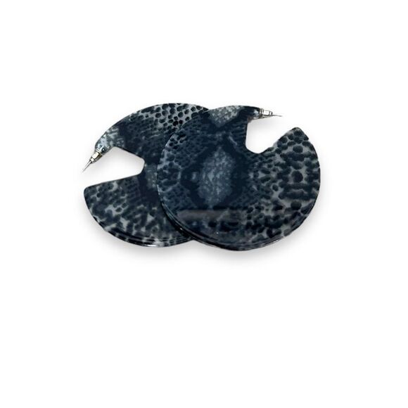 1980’s acrylic Python Circle Earrings - Picture 3 of 3